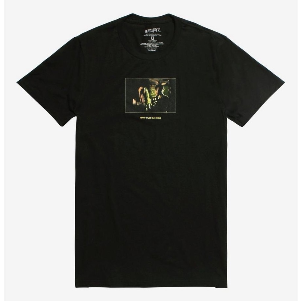 NWT Beetlejuice Maitlands Never Trust The Living T-Shirt